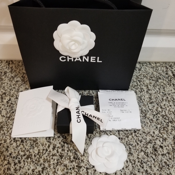 HOSTPICK!!!Chanel  Metiers d’Art drop earrings - Picture 15 of 17